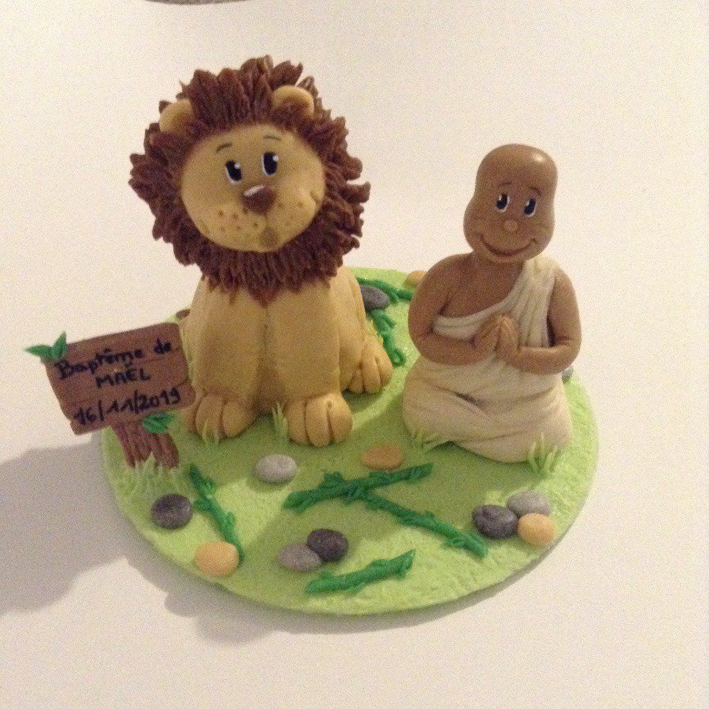 figurine de pièce montée
thème Lion et petit Bouddha