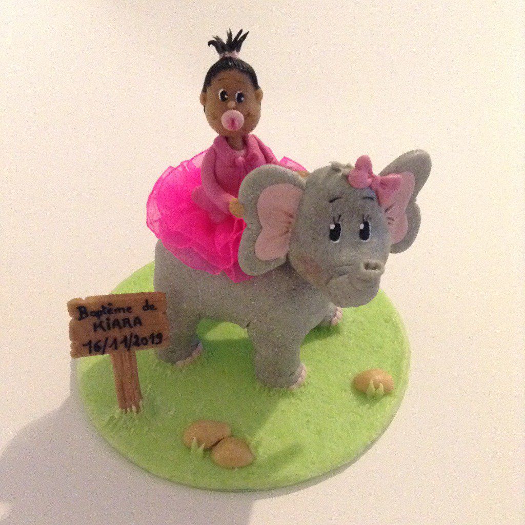 figurine de pièce montée pour Baptème
thème elephant et petite fille