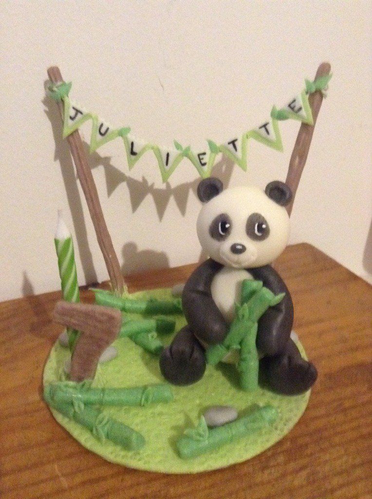 bougie thème panda, banderole prenom , socle 10 cm